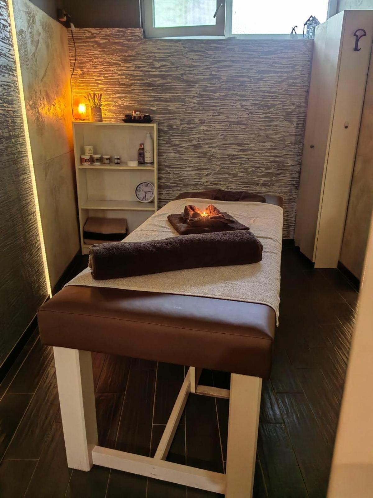 Balneo & Spa Hotel Aura 韦林格勒 外观 照片
